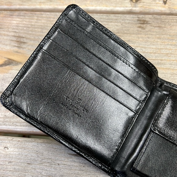 Louis Vuitton Black Epi Wallet - Picture 5 of 16